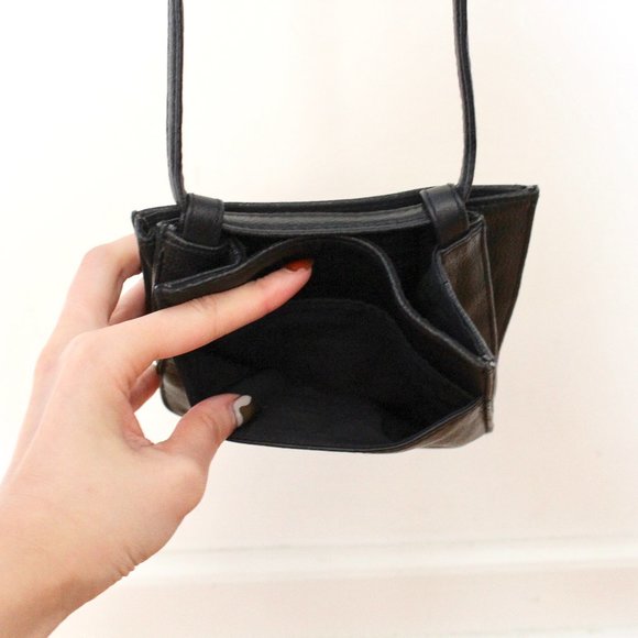 Vintage Soho Design Group Black Pebble Grain Leather Crossbody Bag - Picture 7 of 9